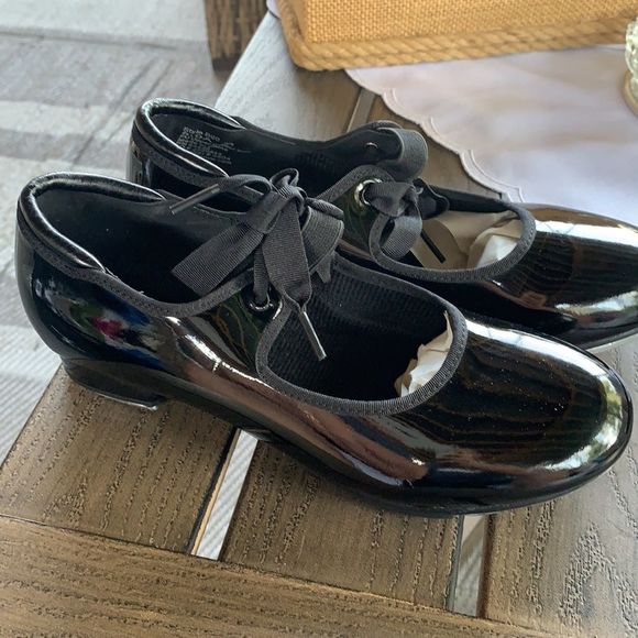 BEGINNER TAP SHOE - Picture 3 of 6